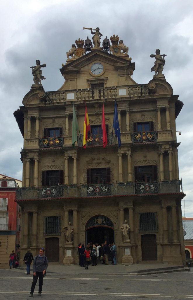 Rathaus Pamplona 3. Etppe des Camino Frances