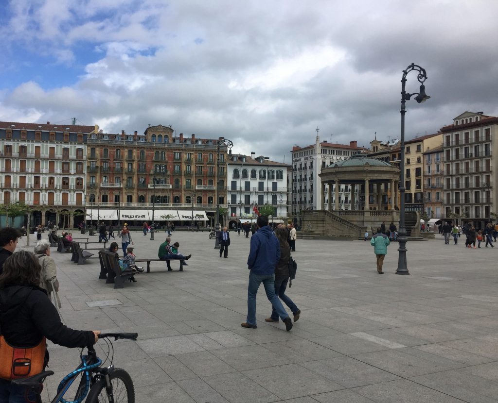 Marktplatz Pamplona 3. Etappe des Camino Frances